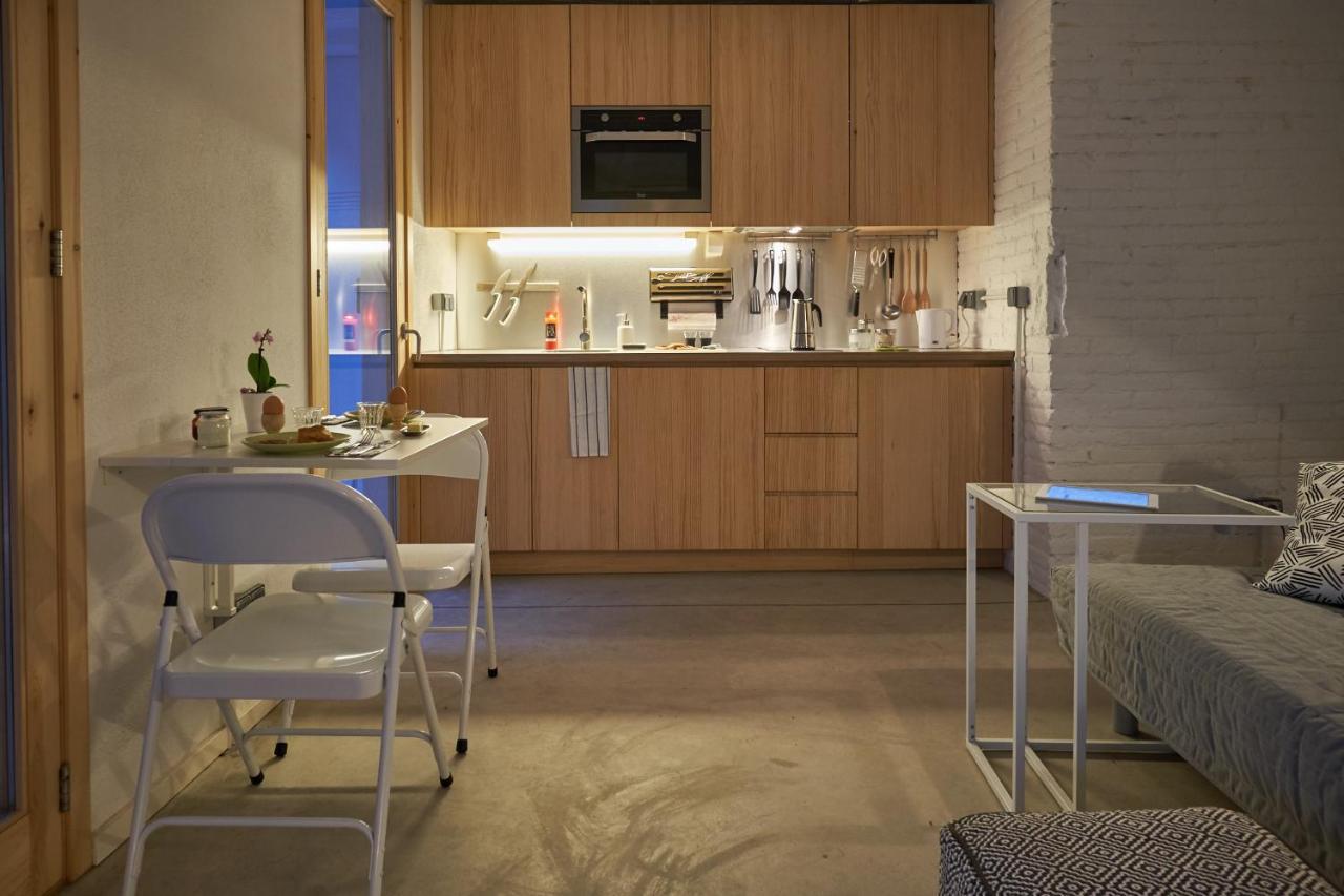 Luxury 1br With Patio Near The Appartement Barcelone