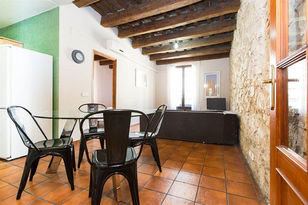 Ainb Las Ramblas-guardia Apartment Barcelona