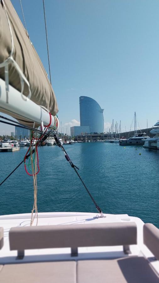 Private Exclusive Catamaran 'hang Loose' Barcelone