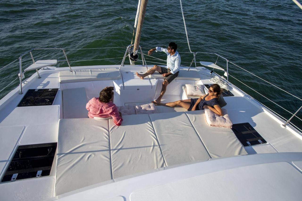 Private Exclusive Catamaran 'hang Loose' *