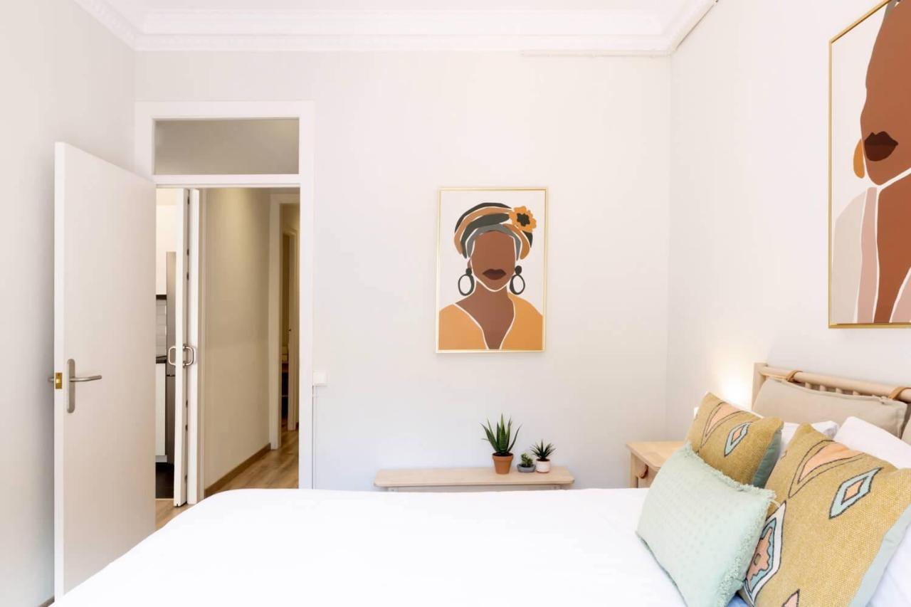 22par1006 Newly Refurbished 2bed In Paral