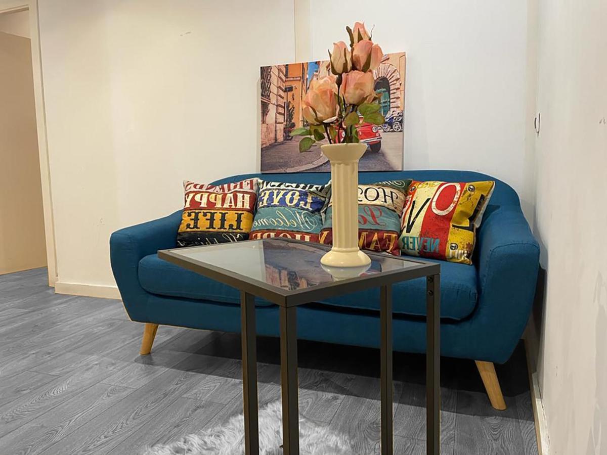 Hostel By La Rambla Rooms Barcelona