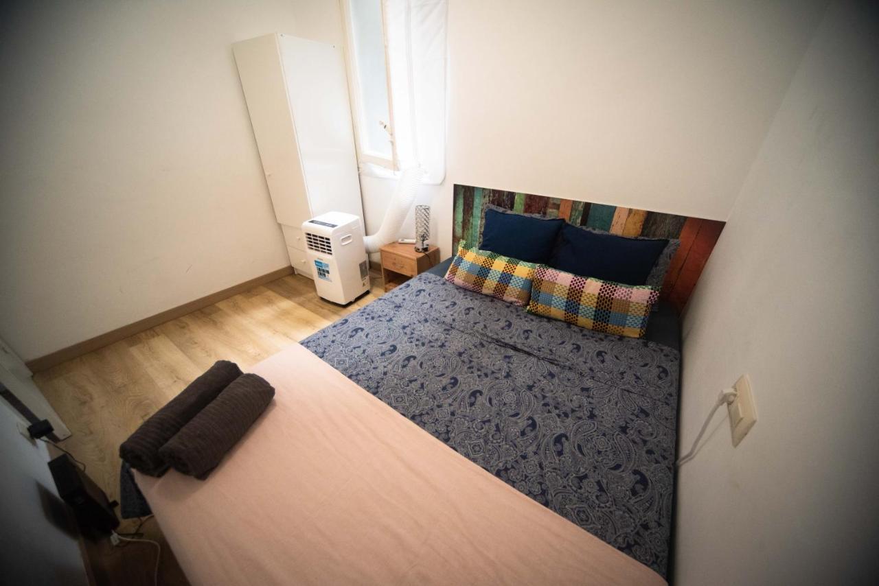 By Port Vell Rooms Hostel *