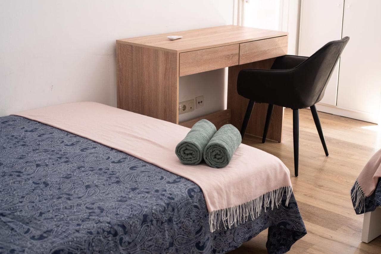 By Port Vell Rooms Hostel *