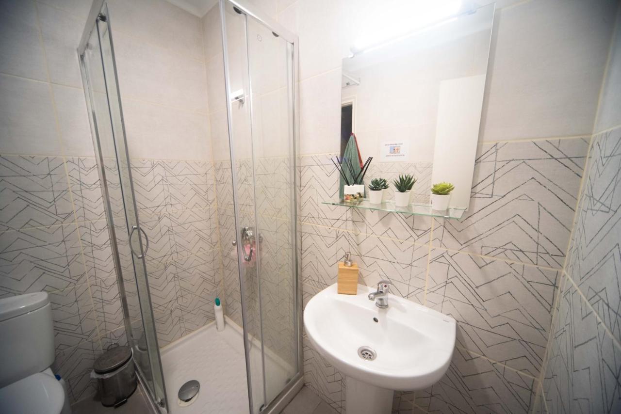Hostel By Port Vell Rooms Barcelona