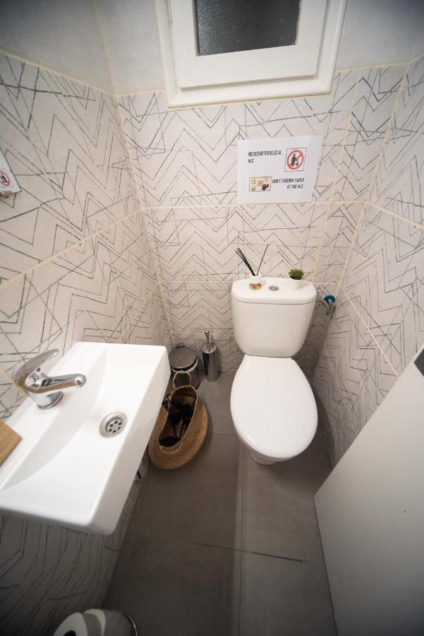 By Port Vell Rooms Hostel