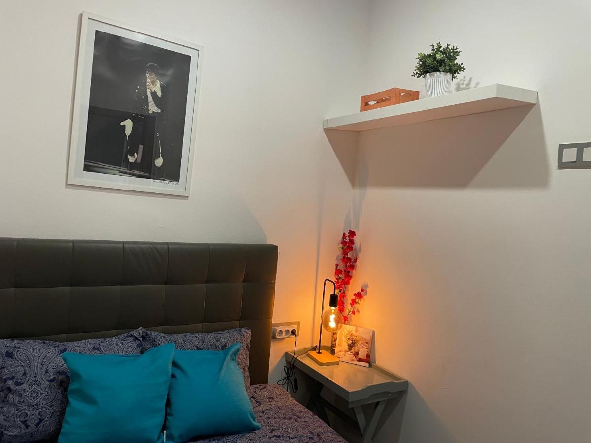 Plaza Universidad Hostel Barcelona