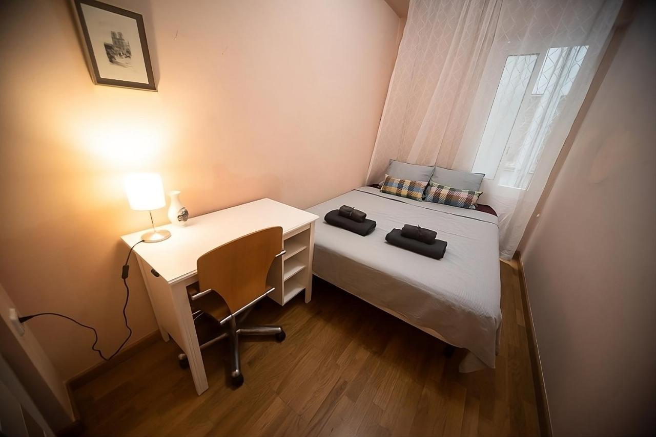 Traditional In Eixample Hostel Barcelona