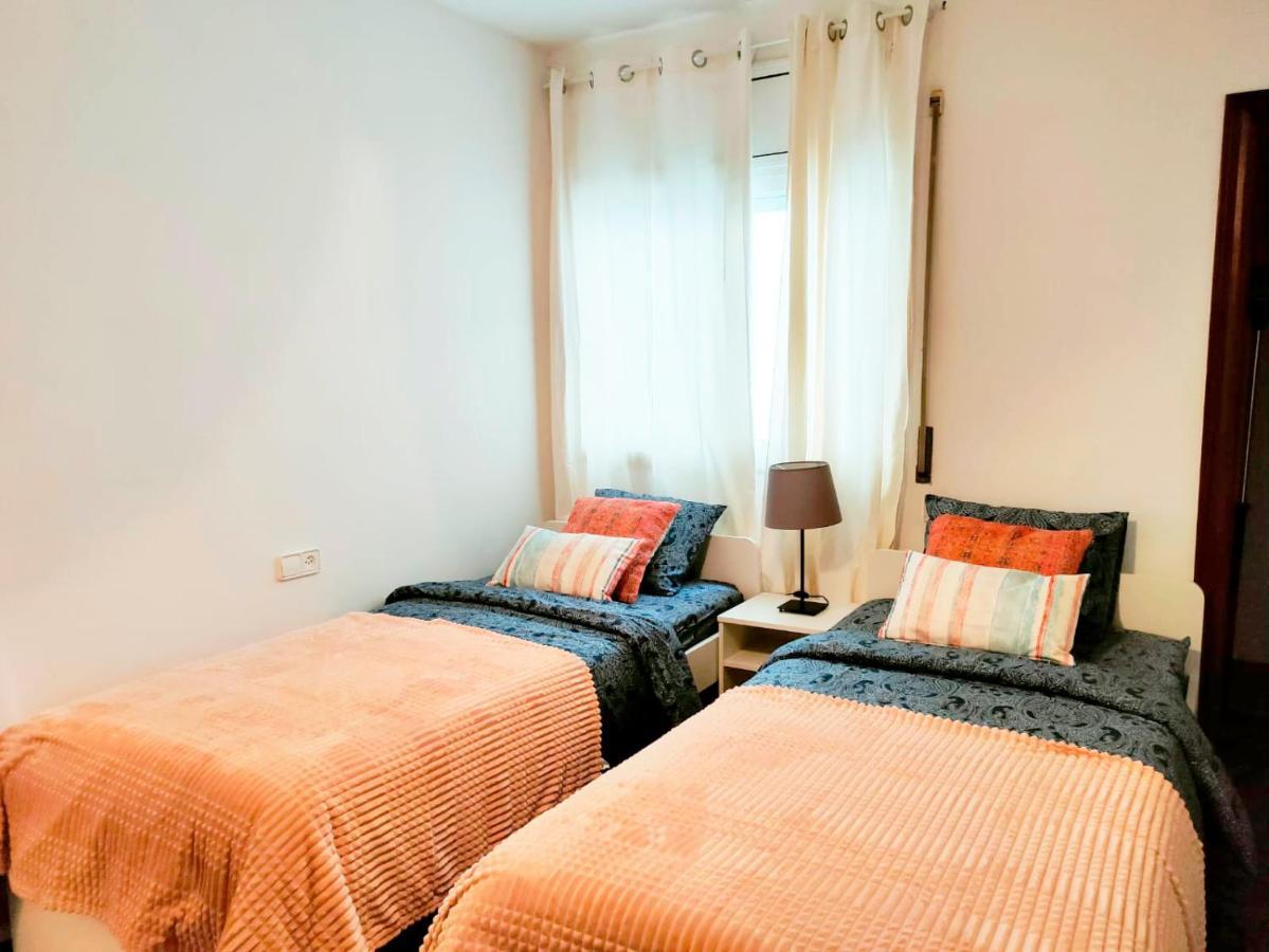 By Plaza Urquinaona Hostel *