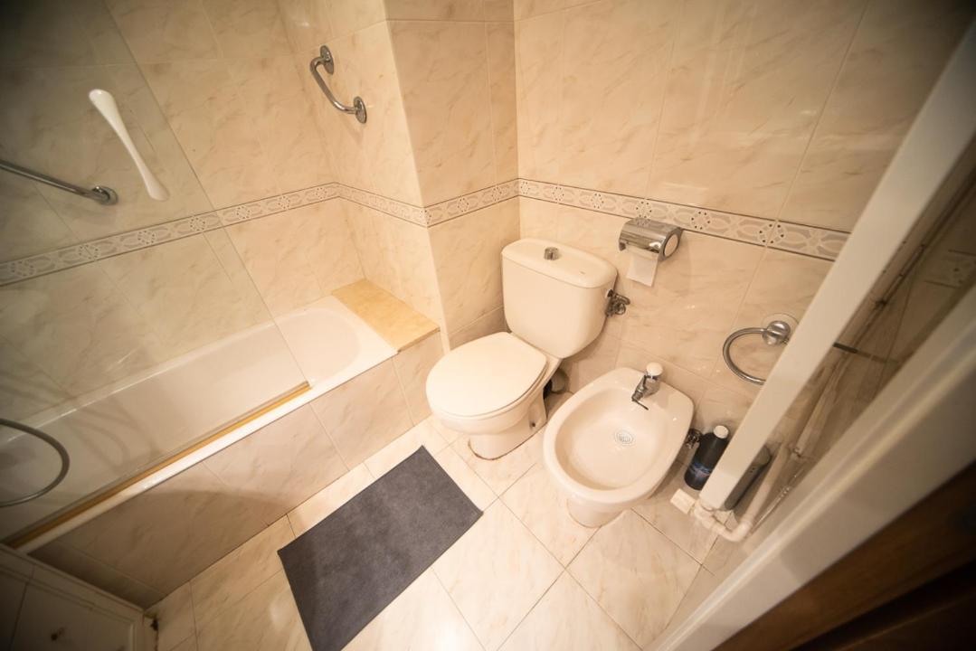 Traditional In Eixample Hostel Barcelona