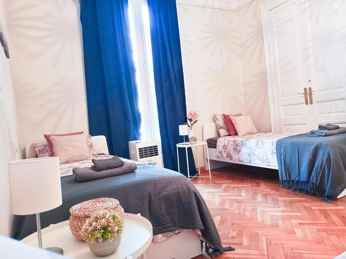 Hostel By La Pedrera - Diagonal *