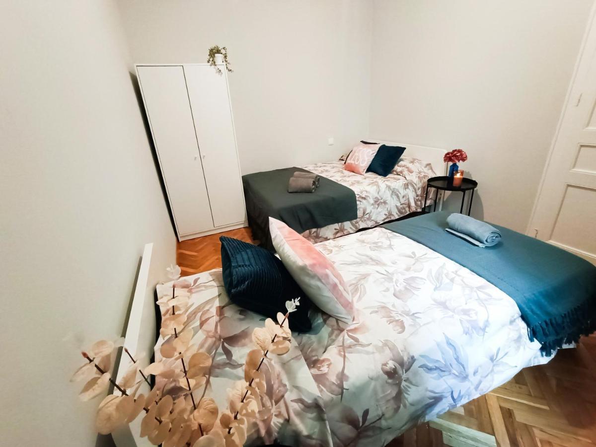 By La Pedrera - Diagonal Hostal Barcelona