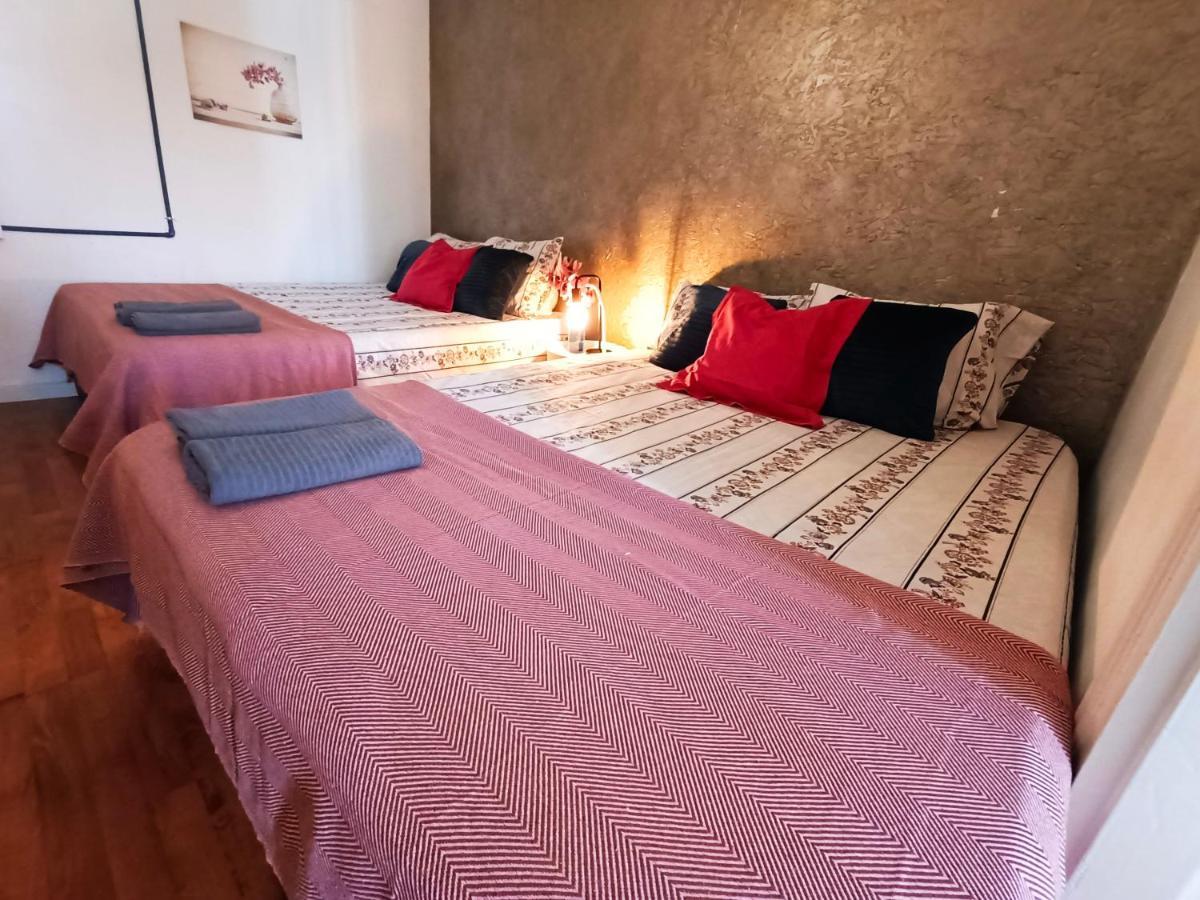 Urquinaona Rooms