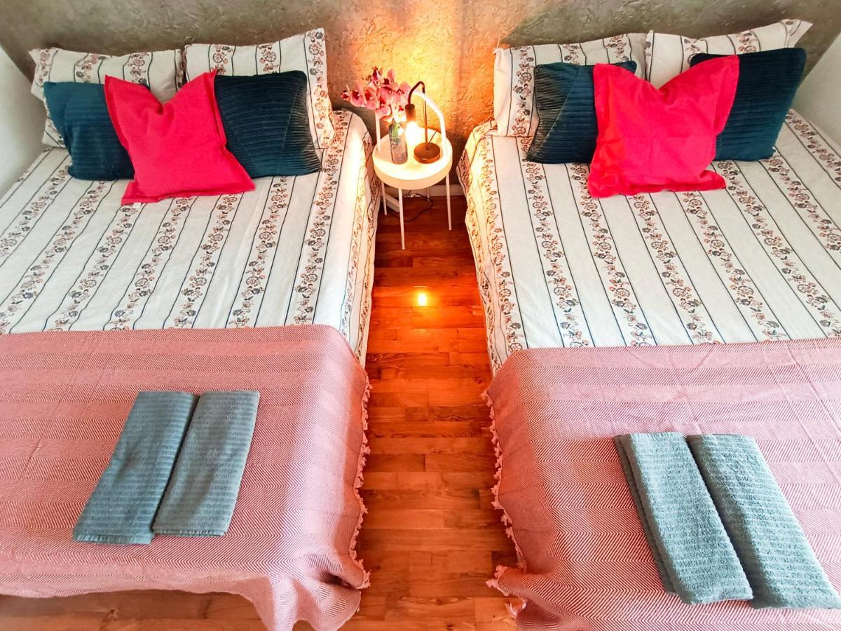 Hostel Urquinaona Rooms *