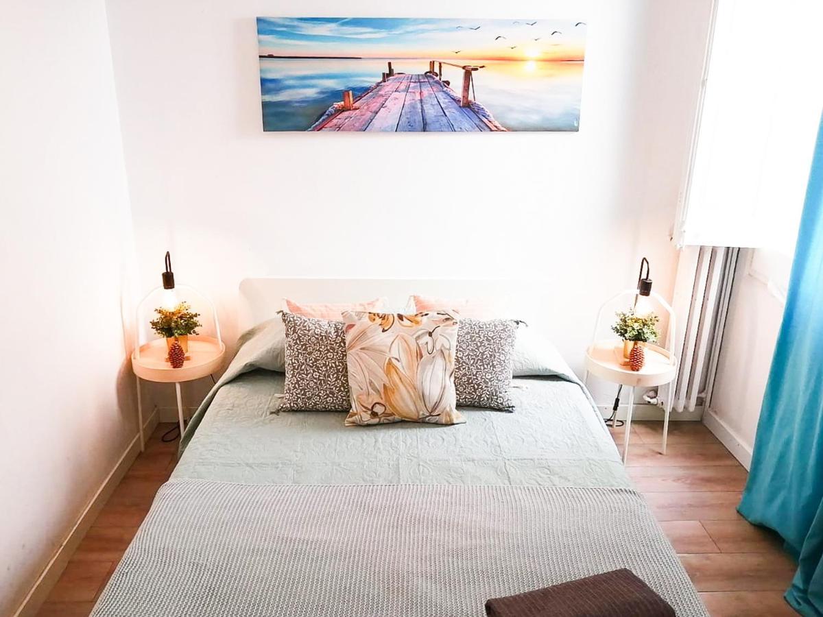 By Paseo De Gracia Hostel *
