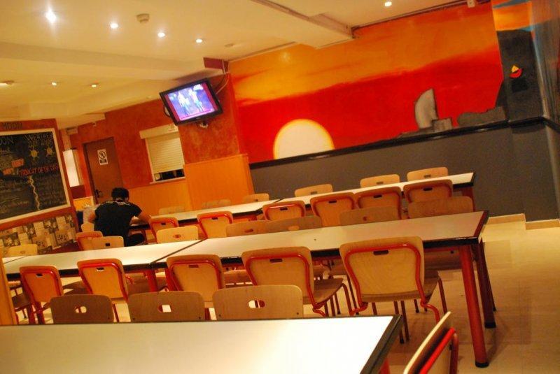 Hostel Sun & Moon Barcelona