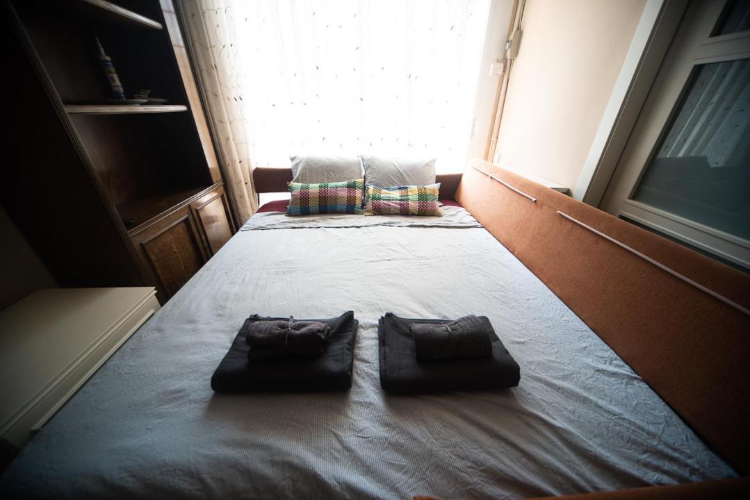 Hostel Traditional In Eixample Barcelona