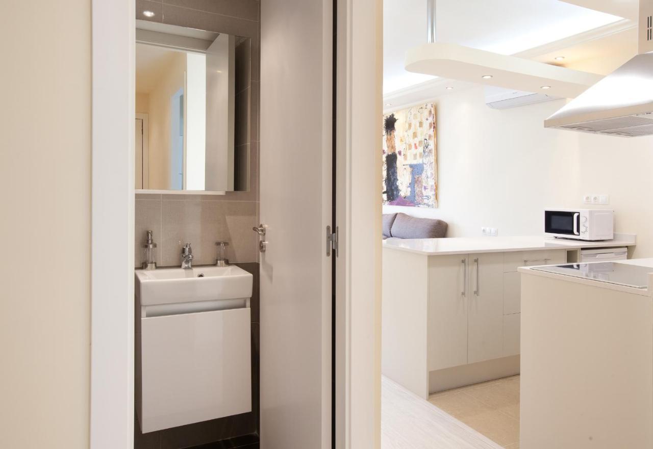 Barnapartments Rambla Cataluna Apartment *
