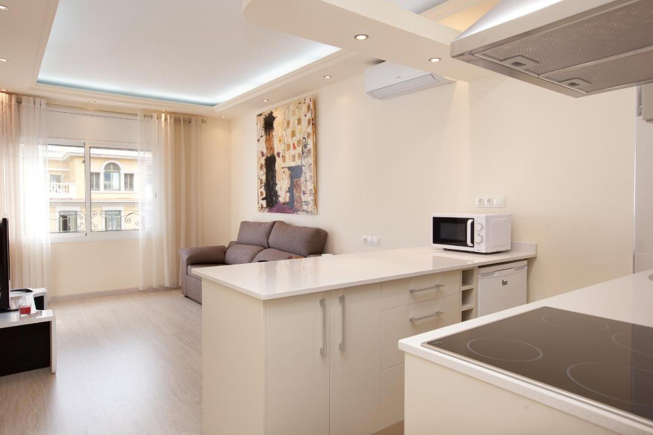 Barnapartments Rambla Cataluna Apartment *