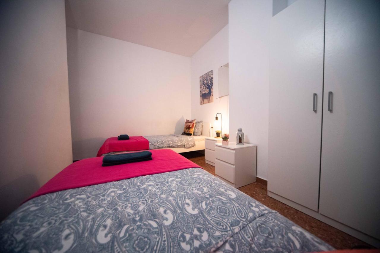 Eixample Private Hostel *