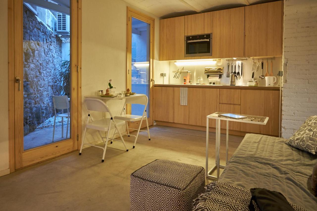 Luxury 1br With Patio Near The Appartement Barcelone