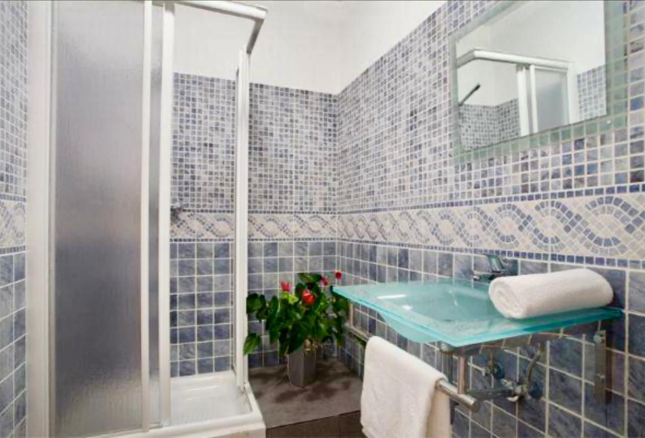5-bed In The Heart Of The Apartment Barcelona