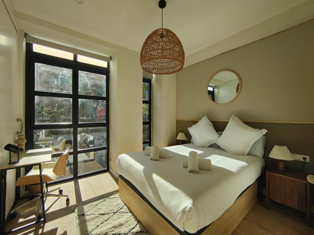Mr Luxury Born 1br With Balcony Apartment *