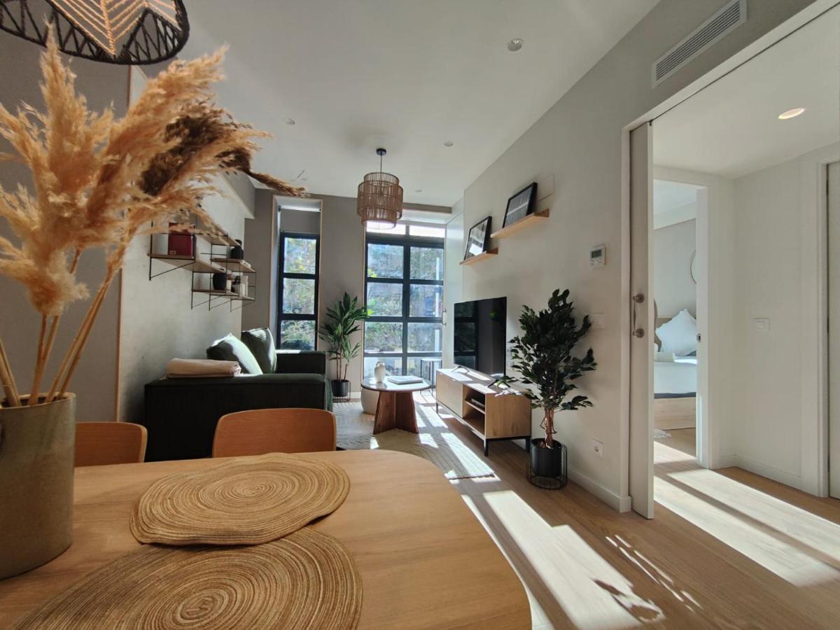 Mr Luxury Born 1br With Balcony Barcelona