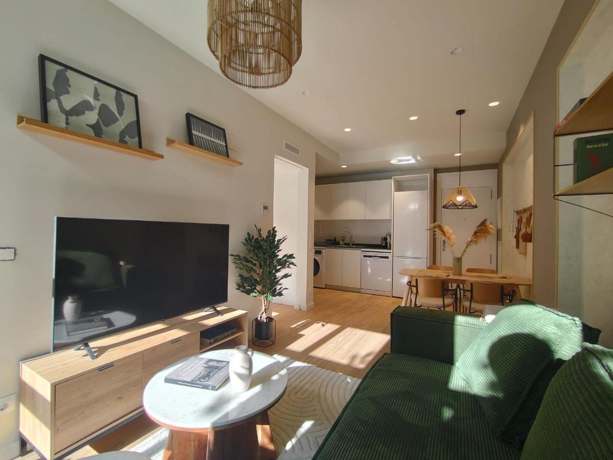 Apartment Mr Luxury Born 1br With Balcony *