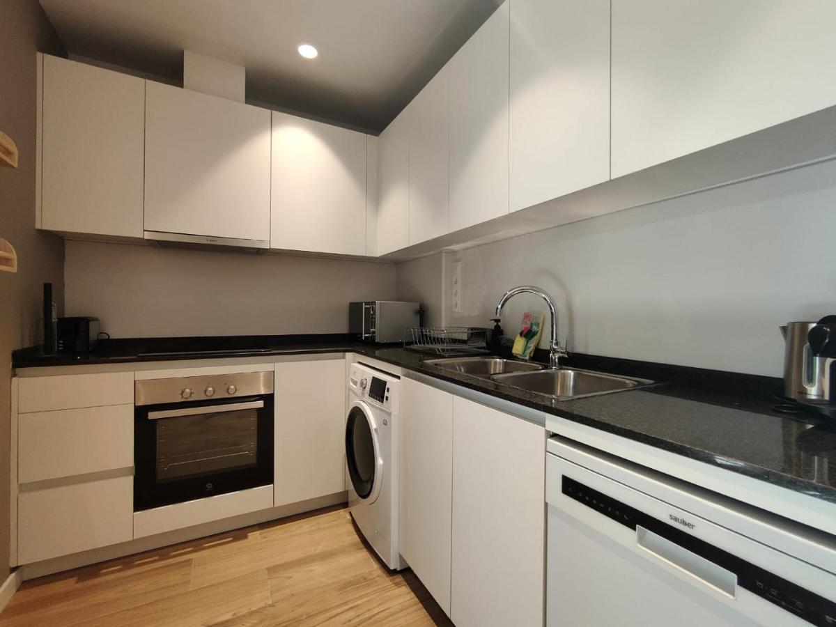 Mr Luxury Born 1br With Balcony