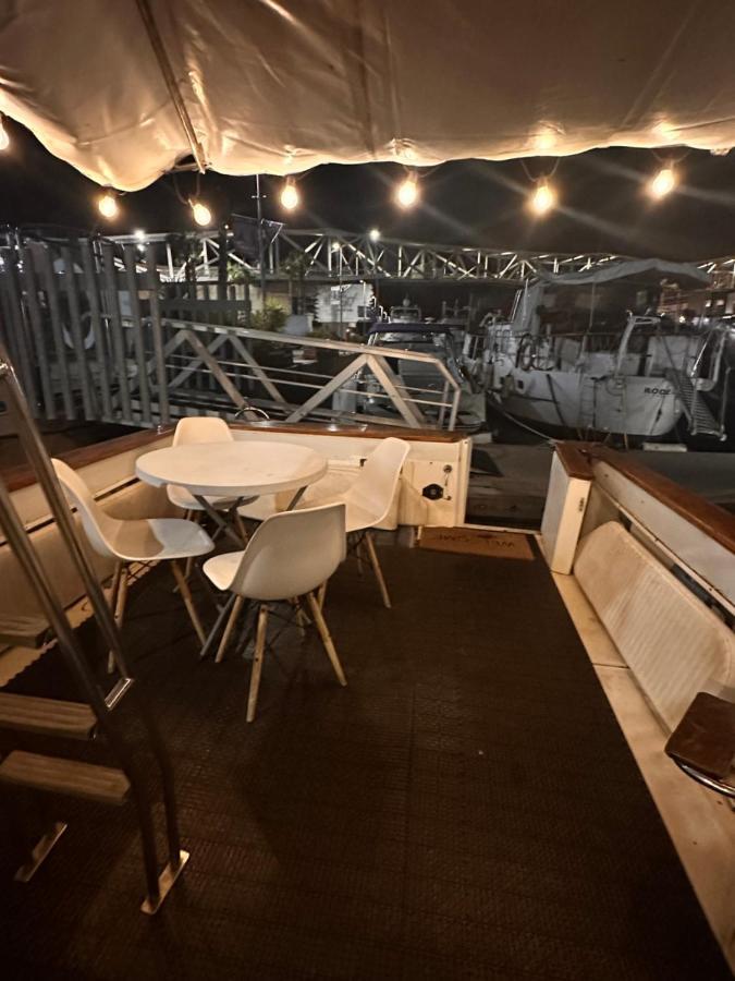 Botel Andrea House's