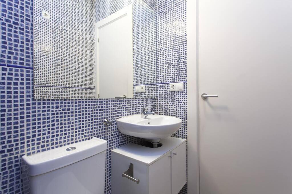 Apartment Bright & Spacious Family Flat In