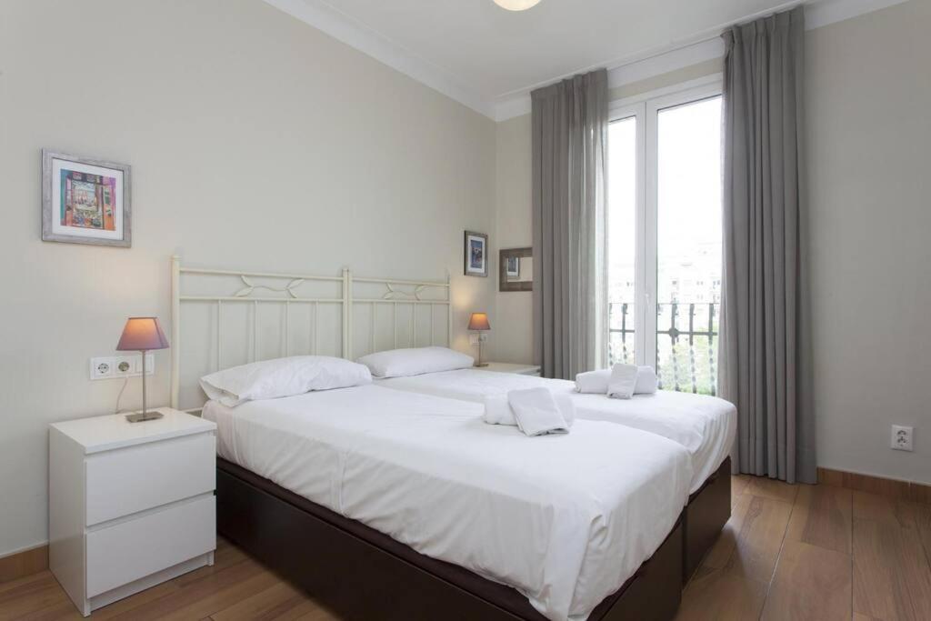 Apartment Bright & Spacious Family Flat In *