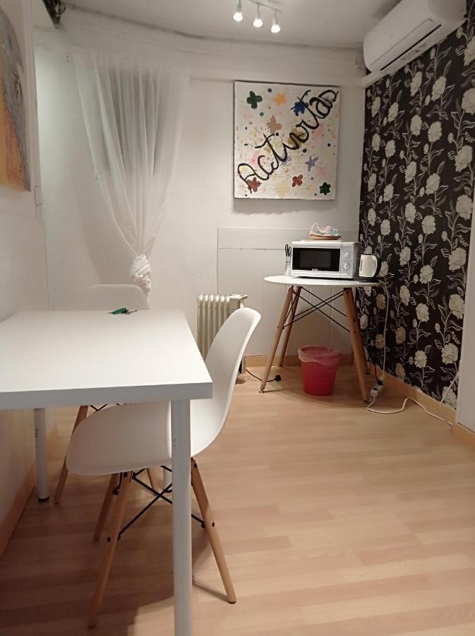Double Private In The Center Metro L1 & L5 Bed & Breakfast Barcelona