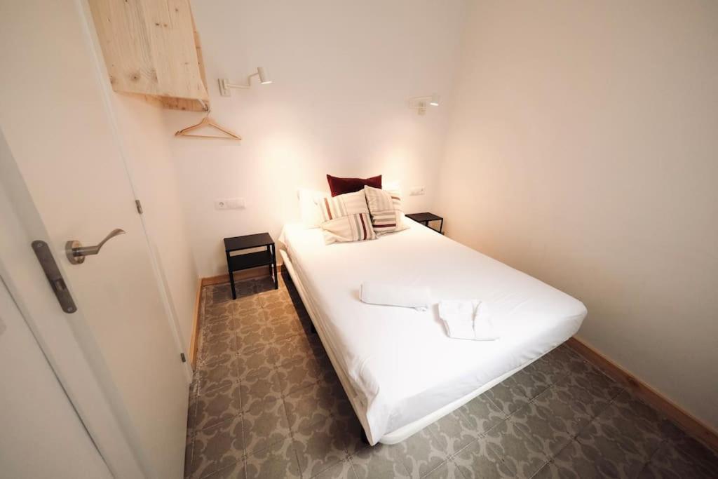 - Eixample Entresuelo Apartment