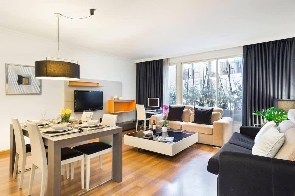 And Elegant 4 Bedroom By Placa Catalunya Appartement