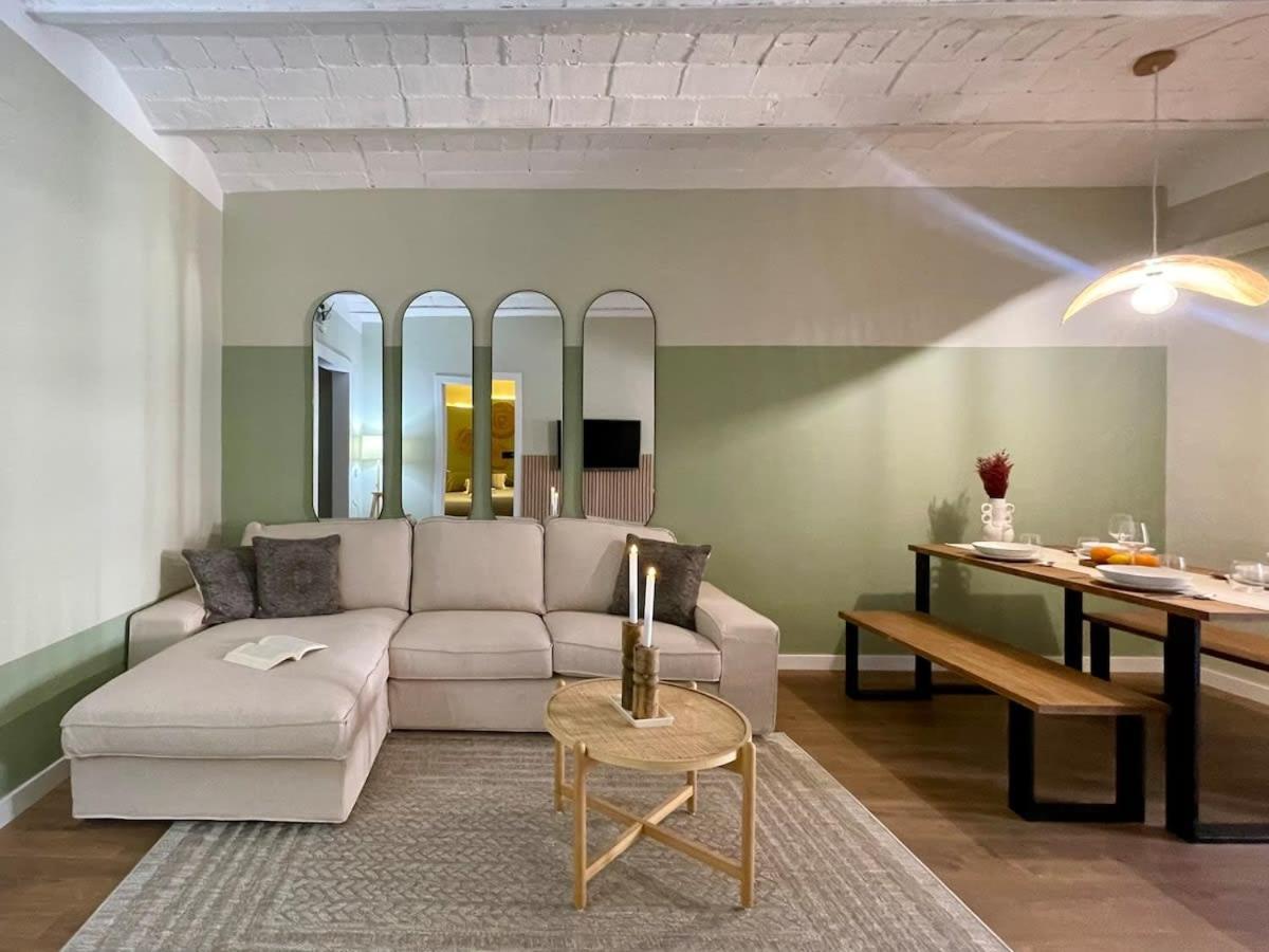Plaza Catalunya Recently Renovated 5bd-4bth Appartement Barcelone