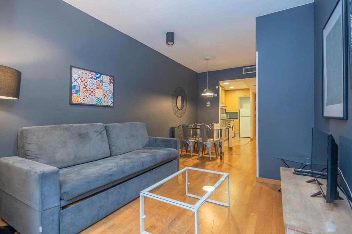 Apartment 2 Bedroom With Balcony In Eixample 3-2 *