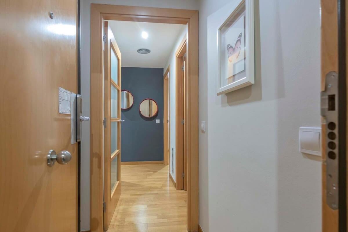 Apartment 2 Bedroom With Balcony In Eixample 3-2 *
