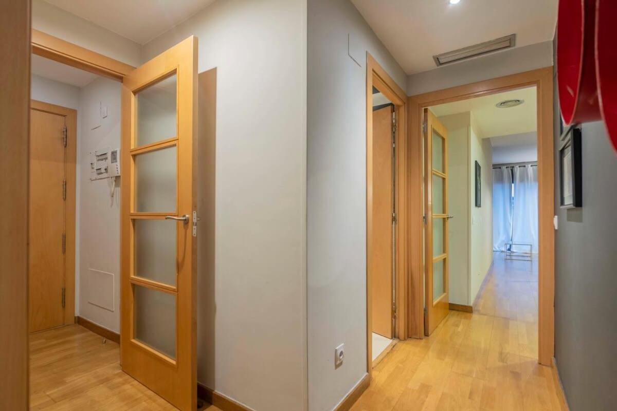 2 Bedroom With Balcony In Eixample 3-2