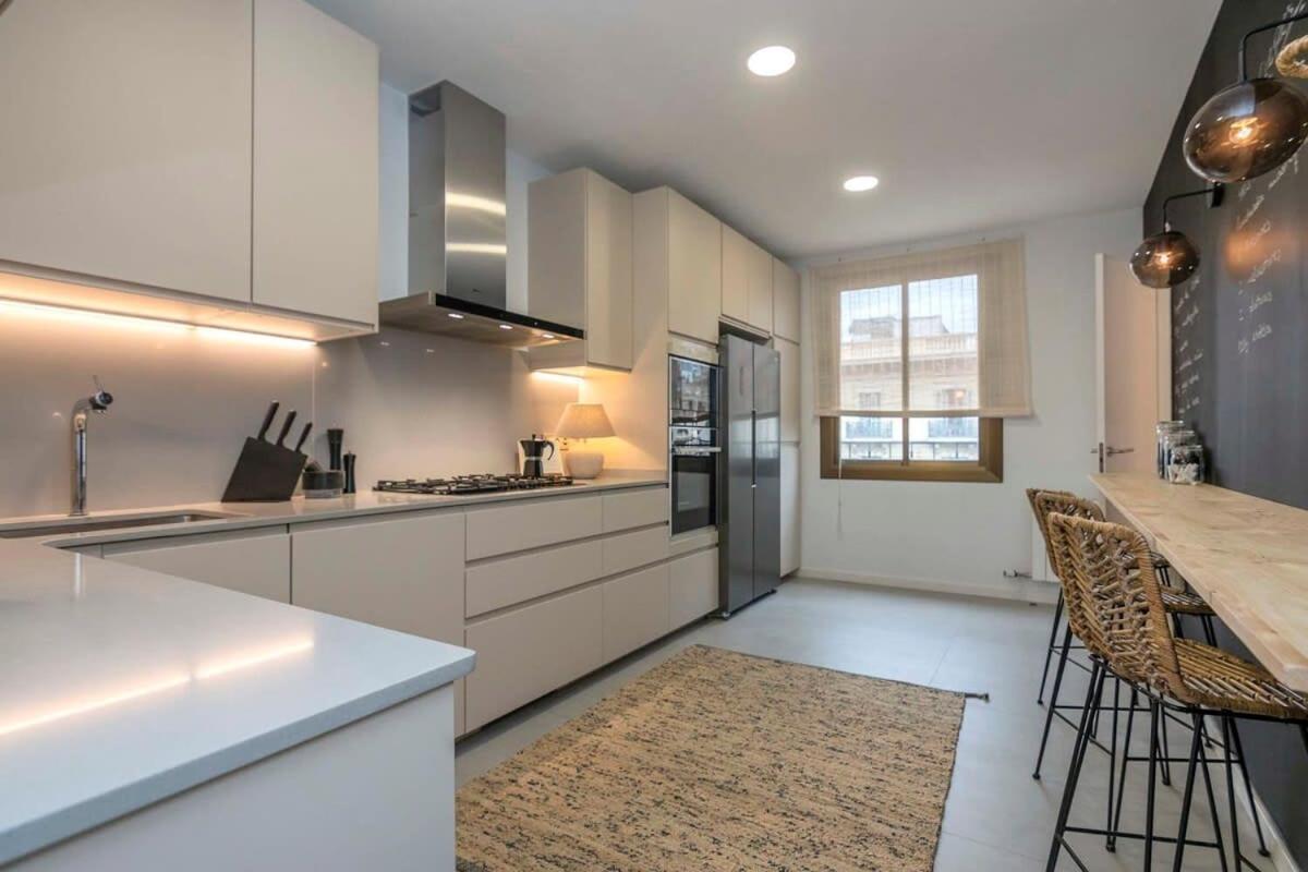 Luxury 4-bedrooms In Rambla De Catalunya Apartment