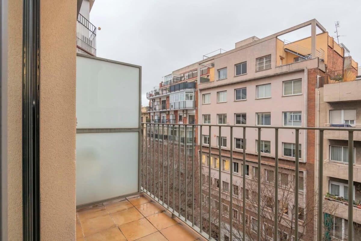 Modern And Bright In Eixample 5-2 Barcelona