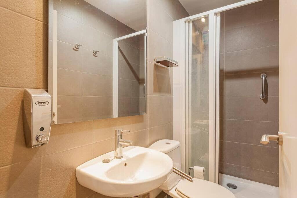 Big For 14 In The Heart Of Eixample Appartement