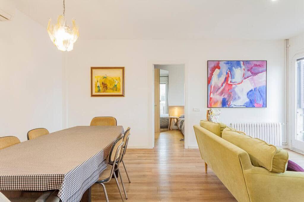Big For 14 In The Heart Of Eixample Appartement