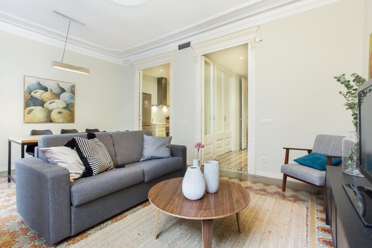 4 Bedroom With A Balcony In Ramblas 2 2 Appartement Barcelona