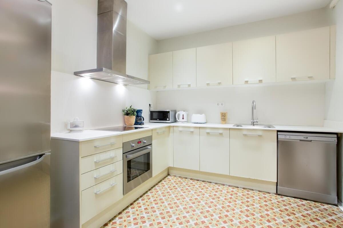4 Bedroom With A Balcony In Ramblas 2 2 Appartement