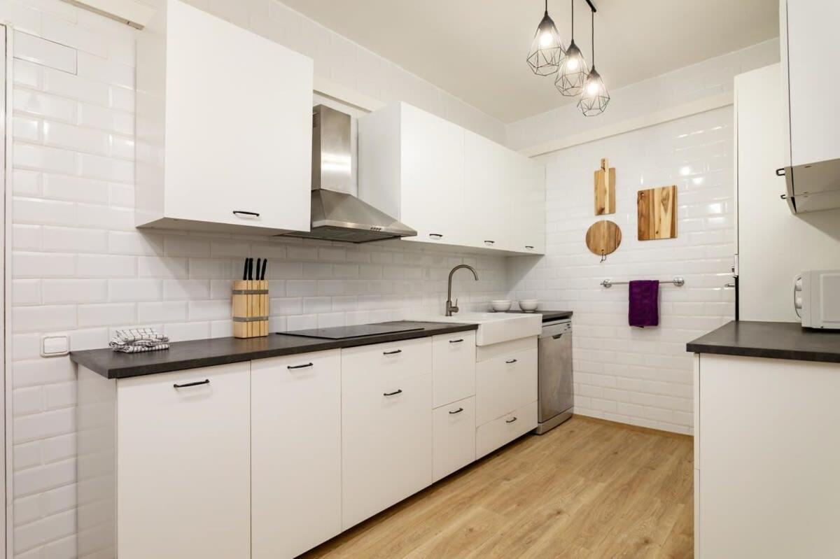 Apartment Exclusive Huge 4 Double Bedroom Center