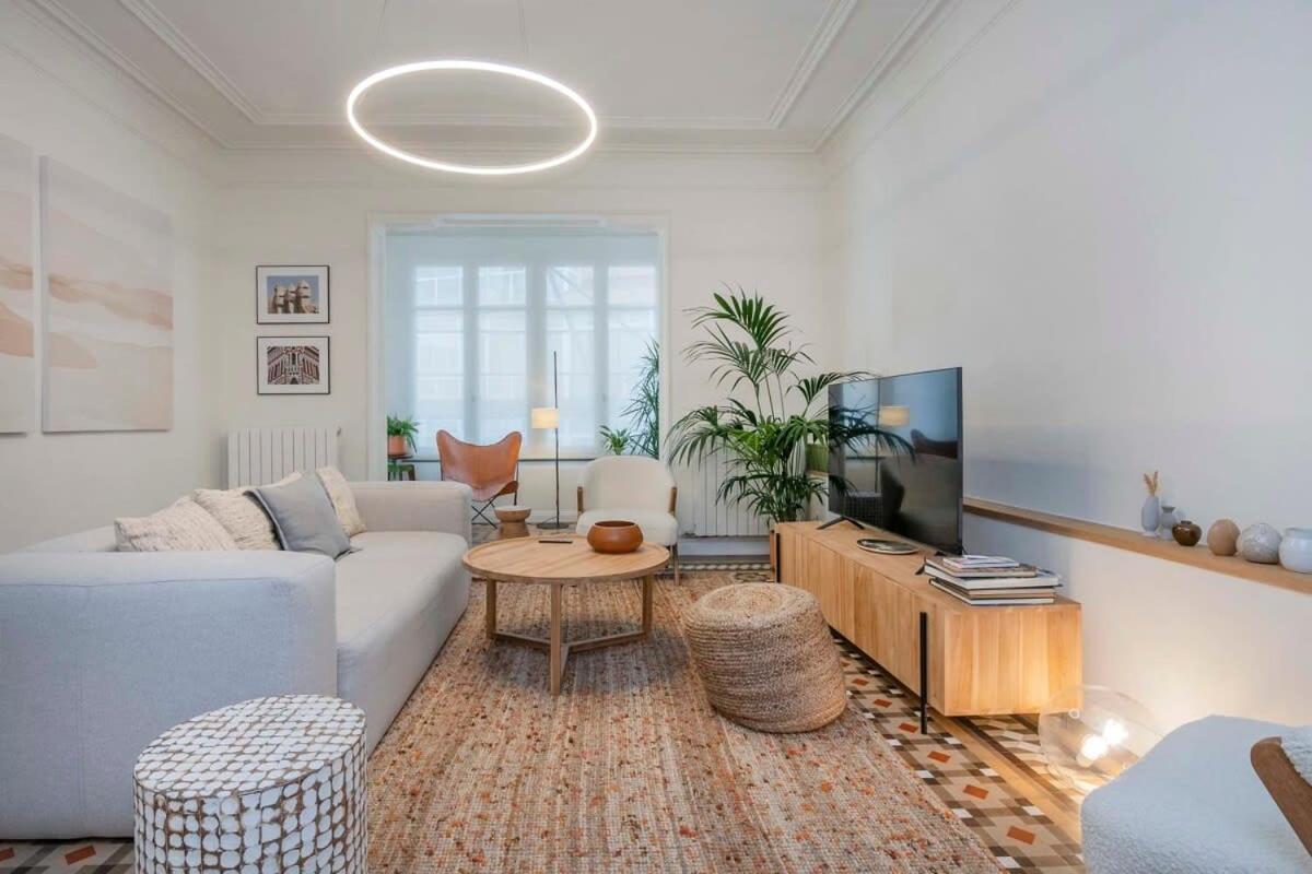 Amazing 5 Bd 5 Bathroom Next To Plaza Catalunya Appartement Barcelone