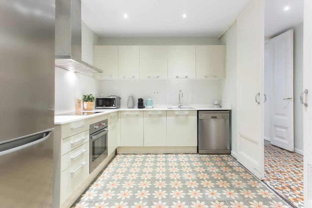 4bedroom With Balcony In Ramblas 3-2 Appartement *