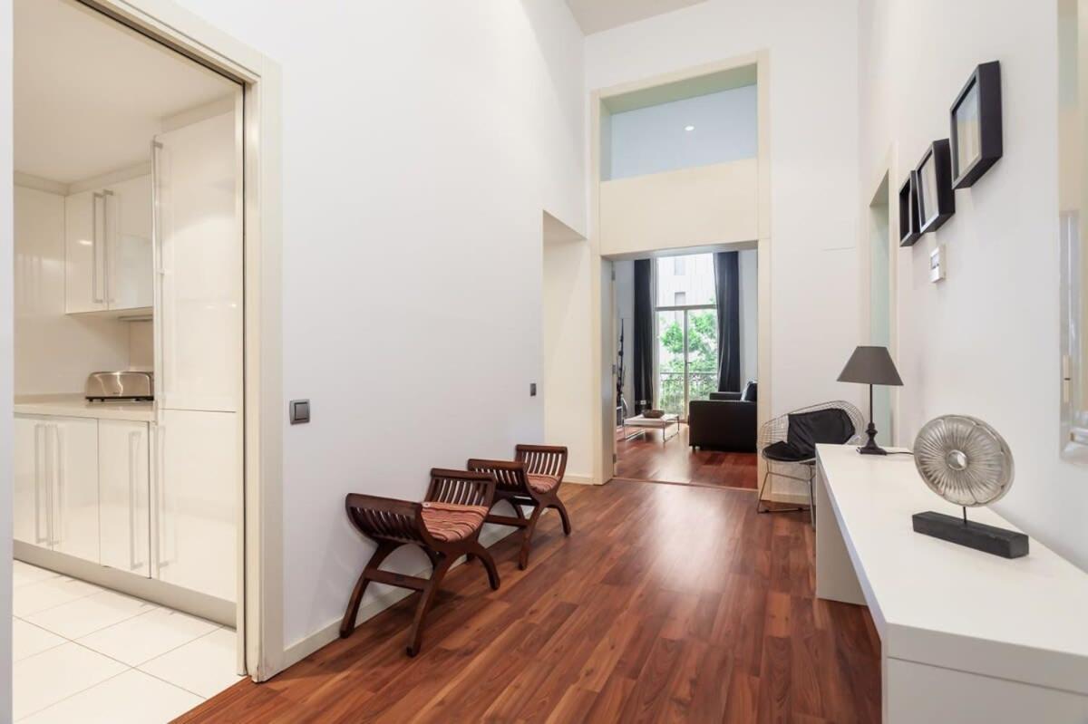 Plaça Catalunya Incredible 3bedroom Duplex With Balcony Appartement